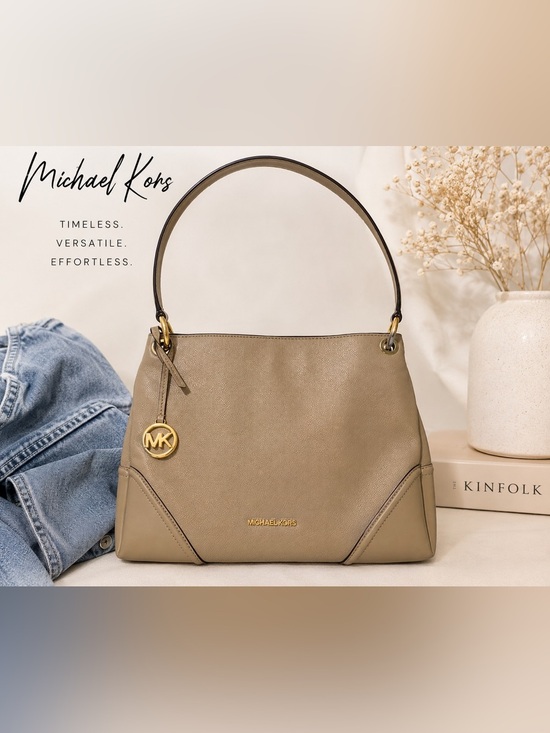 Michael Kors Handbags - Michael Kors Beige Pebbled Leather Shoulder Bag Gold Hardware Large Hobo